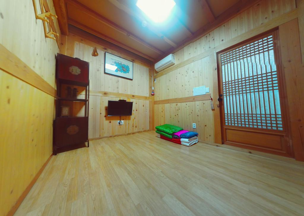 Hanok Guesthouse Jangsoo Jeonju Room photo